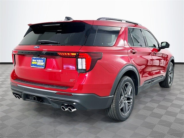2025 Ford Explorer ST photo 4