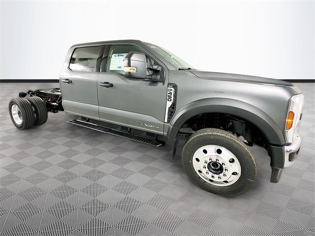 2026 Ford F-450 XLT photo 3