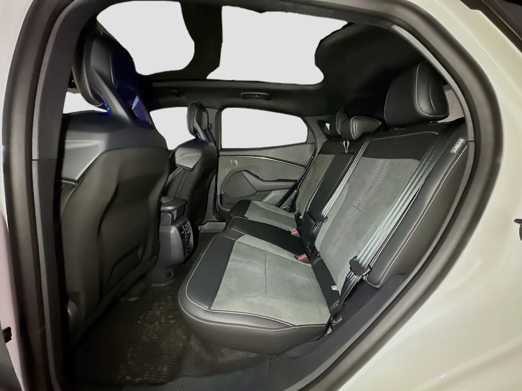 2025 Ford Mustang Mach-E GT - Photo 31