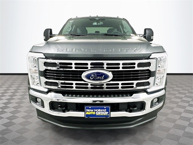 2026 Ford F-450 XLT photo 2