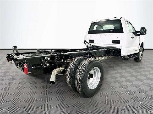2025 Ford F-350 XL photo 4
