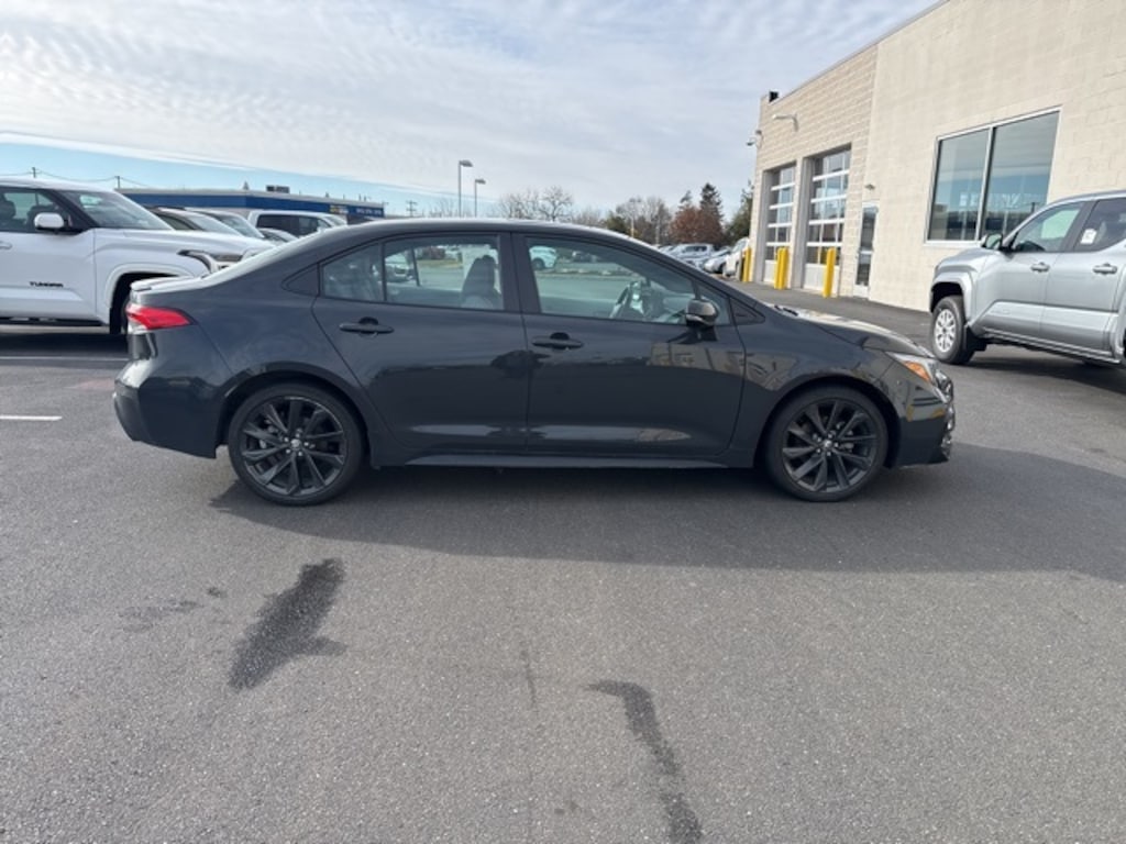 Used 2024 Toyota Corolla SE Sedan
