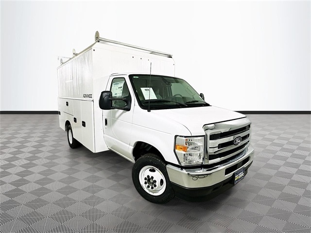2026 Ford E-Series Cutaway Base's photo