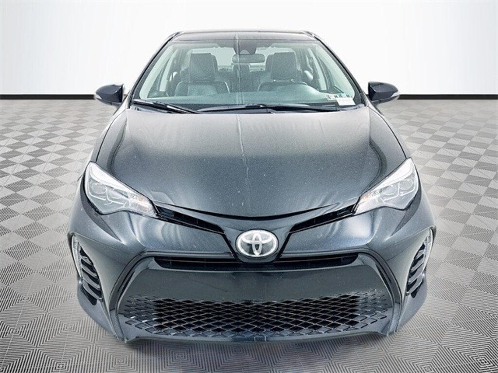 Used 2017 Toyota Corolla SE Sedan