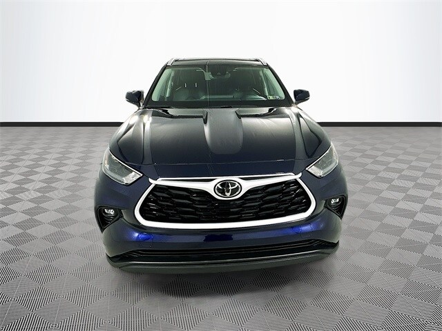 2023 Toyota Highlander Limited photo 2