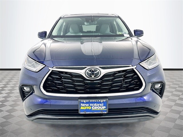2023 Toyota Highlander Sport photo 2