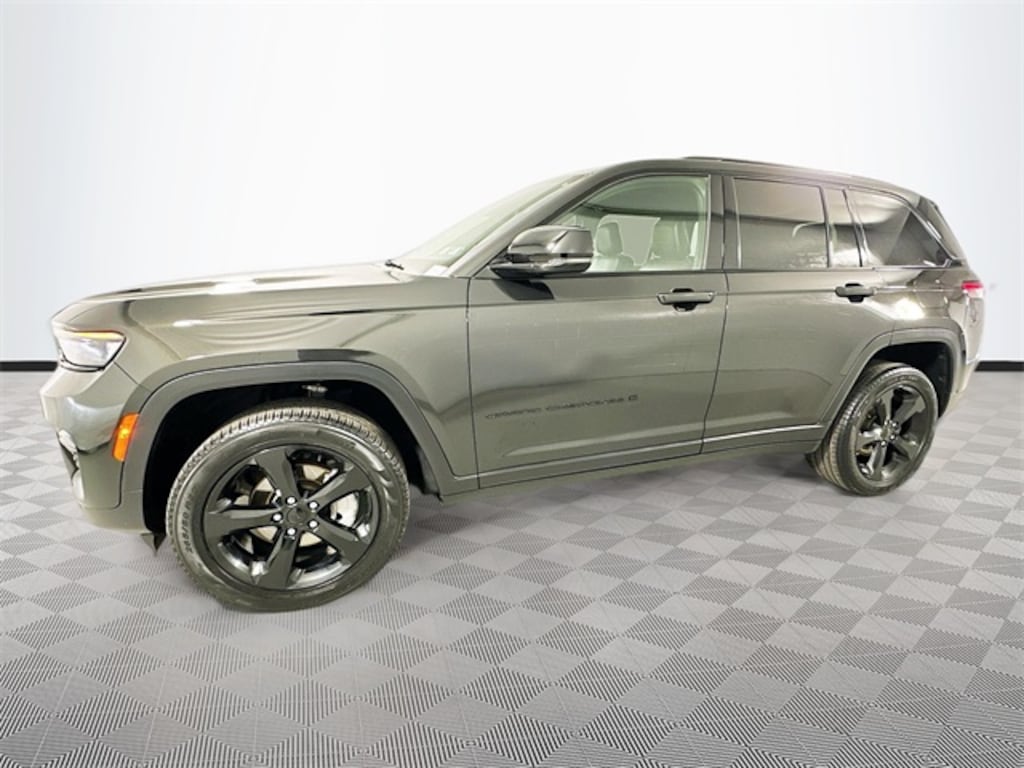 Used 2024 Jeep Grand Cherokee Limited SUV