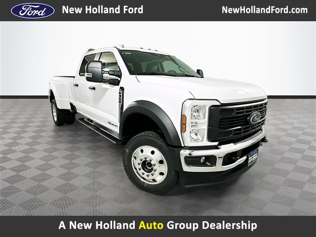 2026 Ford F-450 Super Duty XL's photo