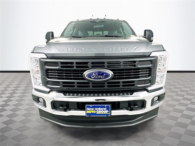 2026 Ford F-350 XL photo 2