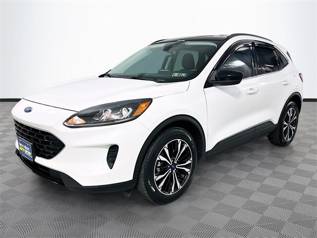 2022 Ford Escape SE photo 3