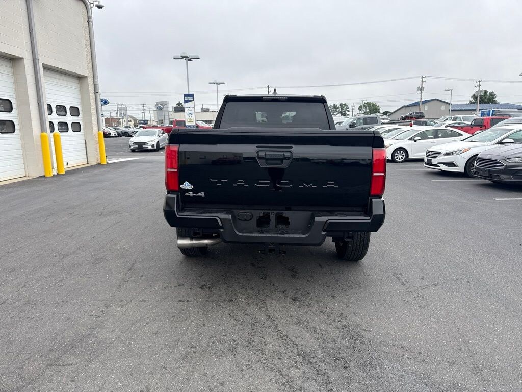 Used 2025 Toyota Tacoma SR5 Truck Double Cab