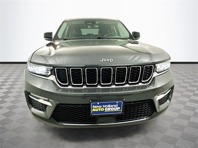 2022 Jeep Grand Cherokee Limited photo 2