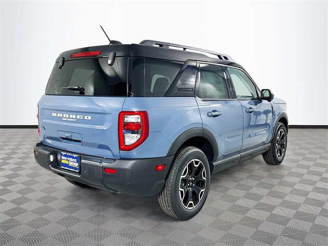 2025 Ford Bronco Sport Outer Banks photo 3
