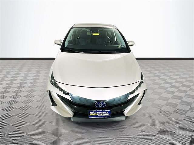 2020 Toyota Prius Prime XLE photo 2