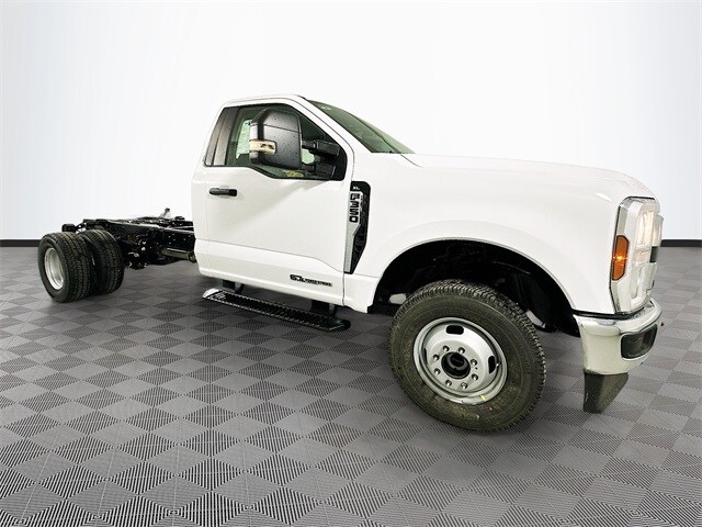 2025 Ford F-350 XL photo 3