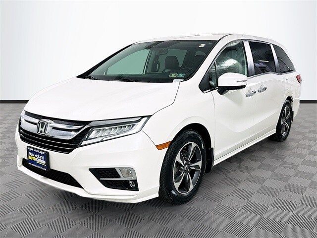 2018 Honda Odyssey Touring photo 3