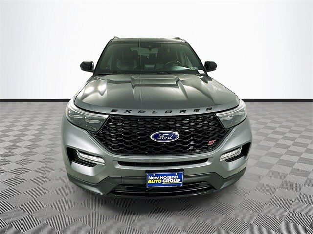 2022 Ford Explorer ST photo 2