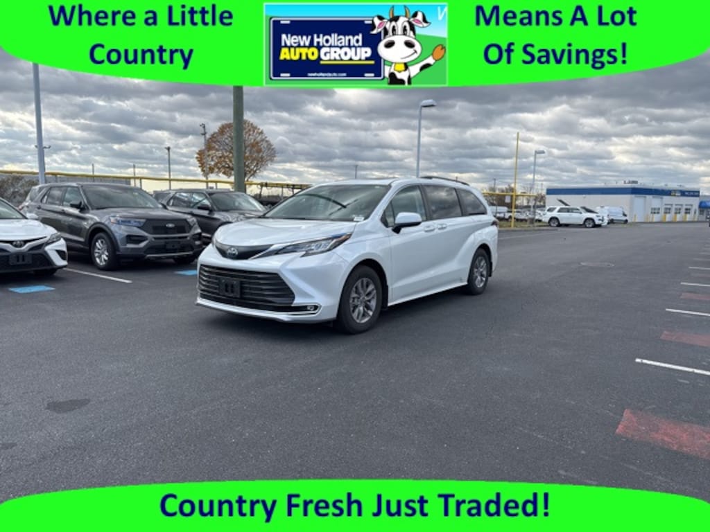 Certified 2022 Toyota Sienna XLE Van Passenger Van