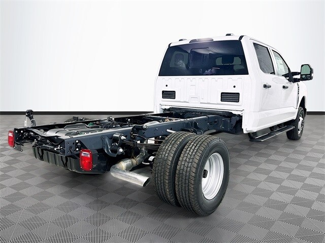 2026 Ford F-350 XL photo 3