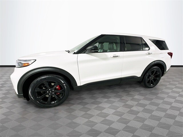 2022 Ford Explorer ST photo 2