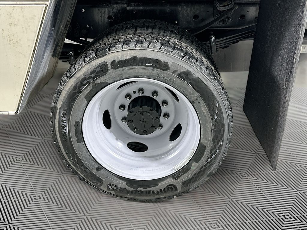 2026 Ford F-550 Super Duty Chassis Cab XL - Photo 17