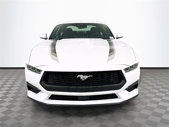 2025 Ford Mustang EcoBoost photo 2