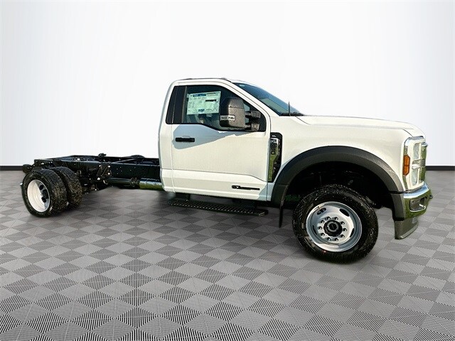 2025 Ford F-550 XL photo 3