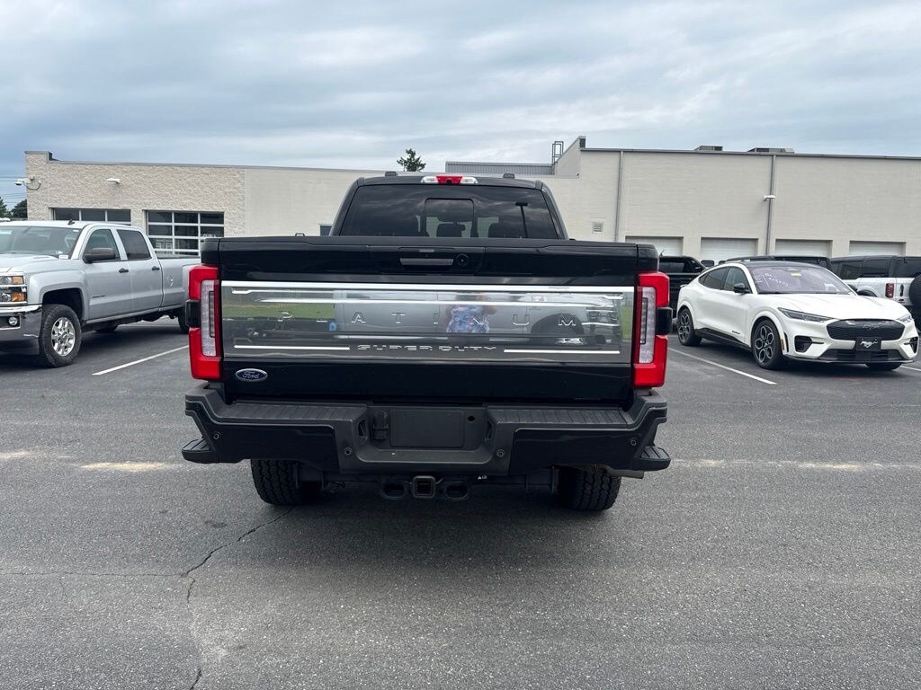 Used 2023 Ford F-350 Platinum Truck Crew Cab