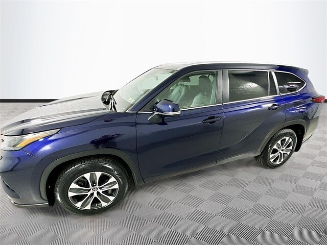 2023 Toyota Highlander Limited photo 4