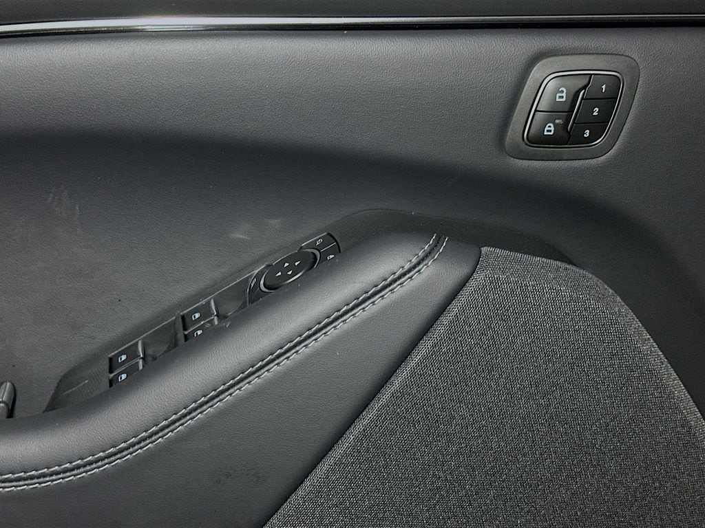 2025 Ford Mustang Mach-E Premium - Photo 16
