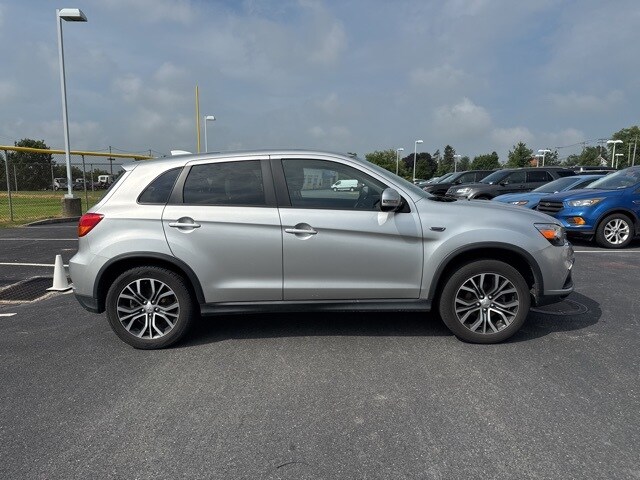 2018 Mitsubishi Outlander Sport ES photo 3