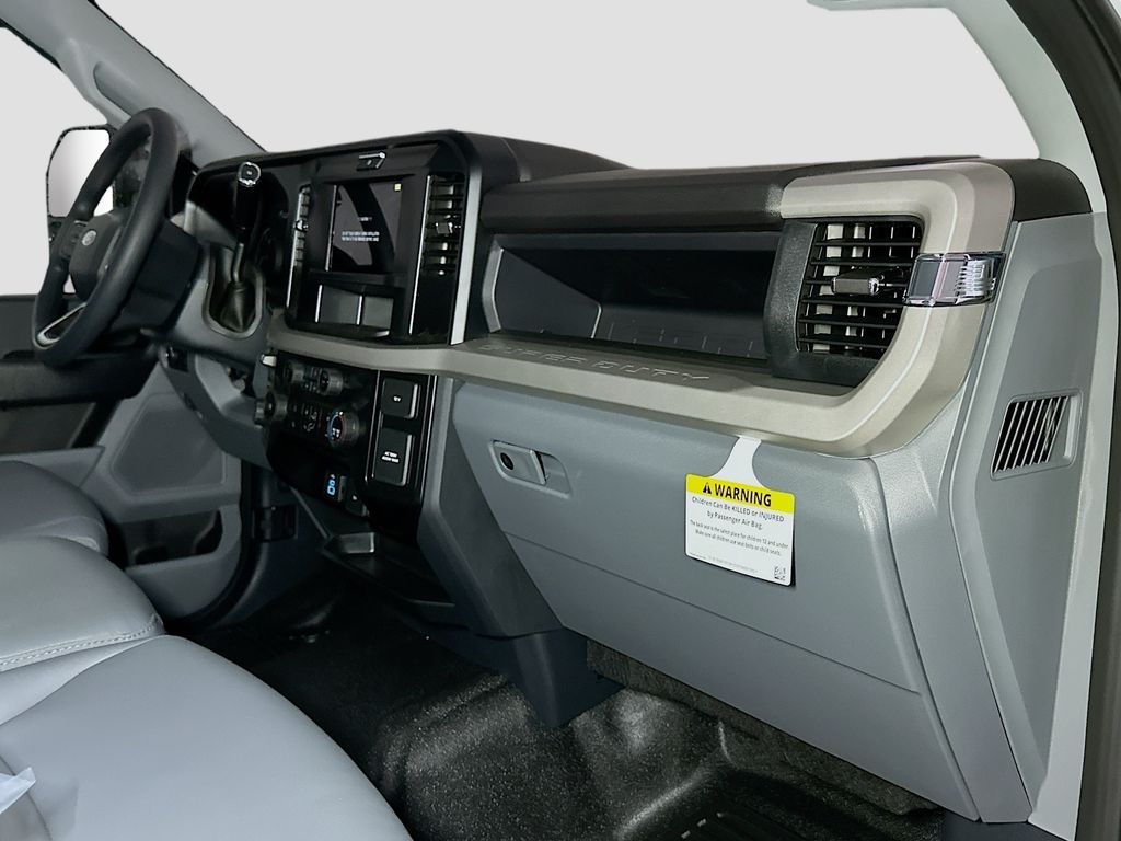 2026 Ford F-550 Super Duty Chassis Cab XL - Photo 28