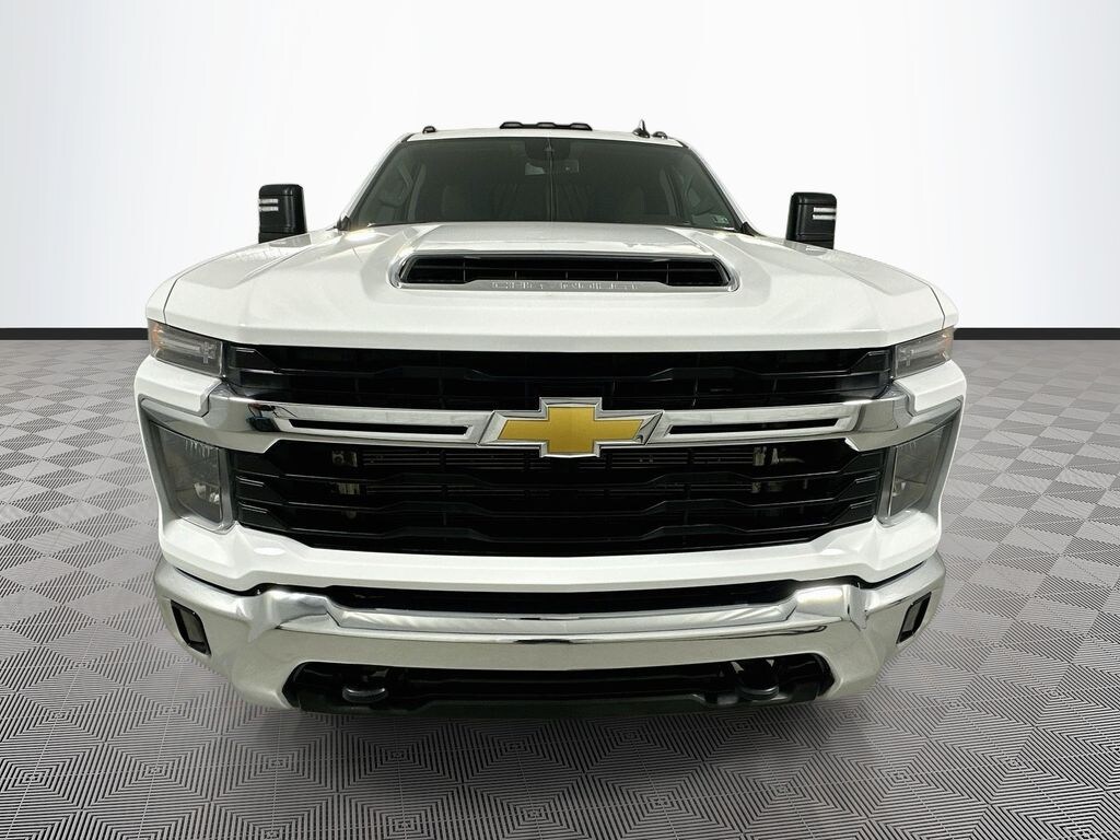 Used 2025 Chevrolet LT Truck Crew Cab