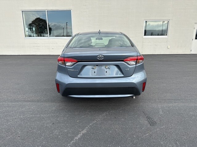 2022 Toyota Corolla LE photo 2