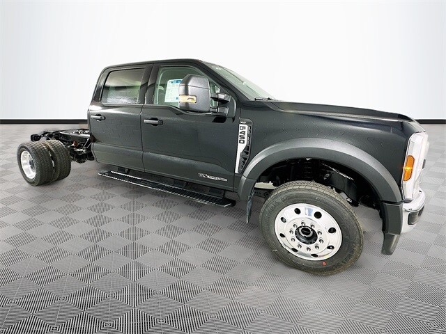 2026 Ford F-450 XLT photo 3