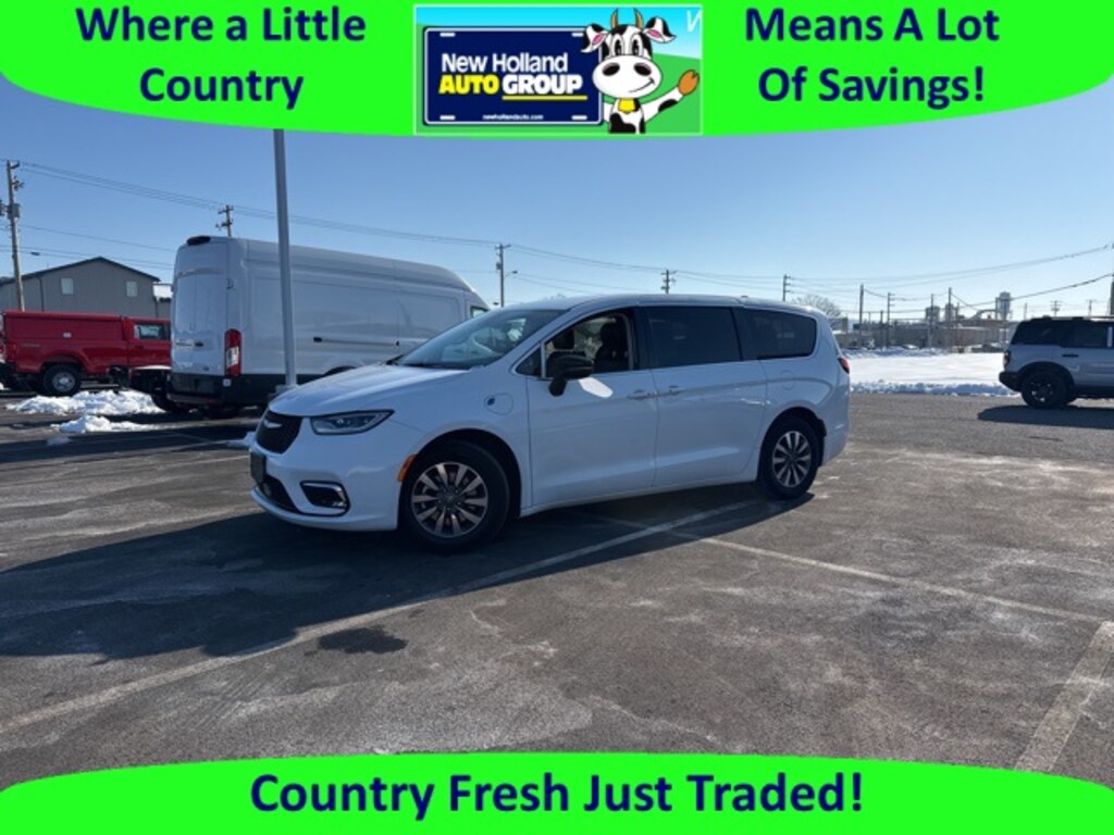 Used 2024 Chrysler Pacifica Plug-In Hybrid Select Van Passenger Van