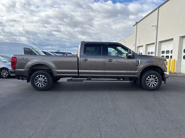 2022 Ford F-350 Lariat photo 3