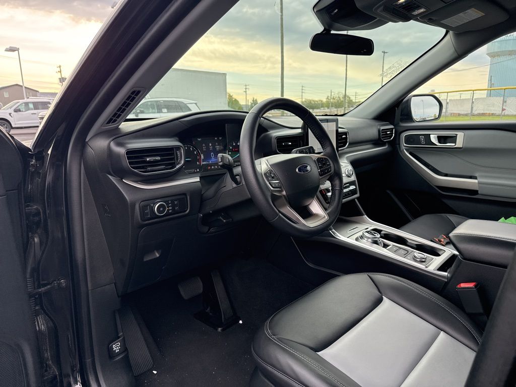 2024 Ford Explorer XLT - Photo 8