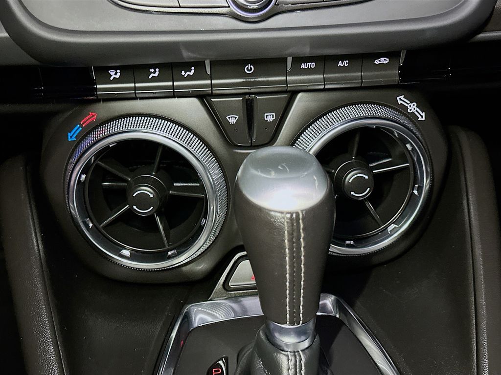 2023 Chevrolet Camaro 1LT - Photo 13