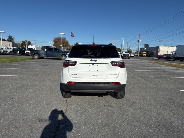 2022 Jeep Compass Limited photo 2