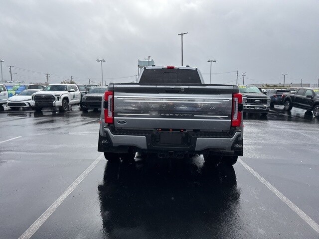 2024 Ford F-350 Platinum photo 2