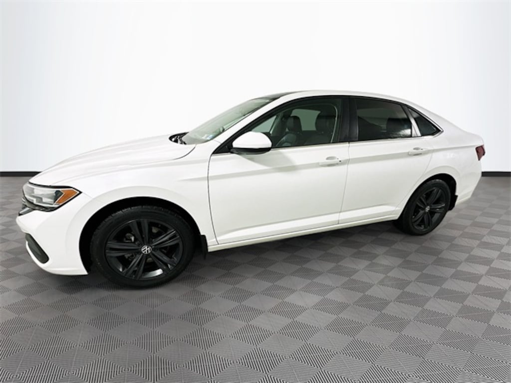 Certified 2022 Volkswagen Jetta 1.5T SE Sedan