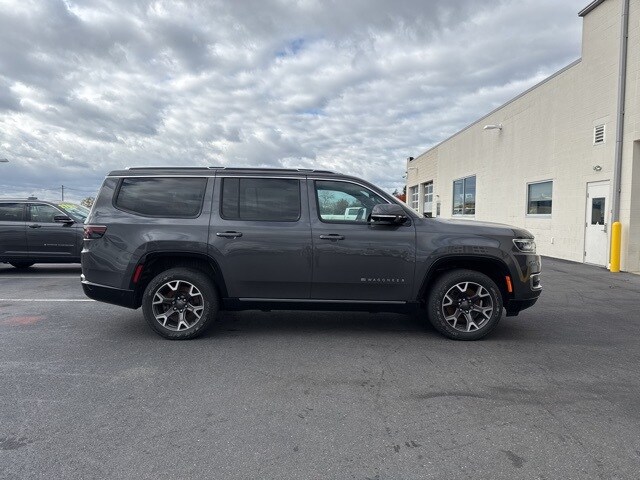 2022 Jeep Wagoneer Series III photo 2