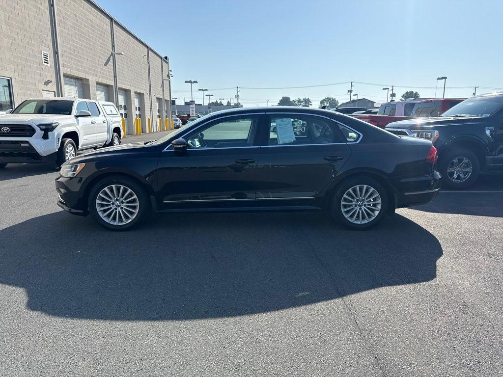 Used 2016 Volkswagen Passat SE with VIN 1VWBT7A32GC011220 for sale in New Holland, PA