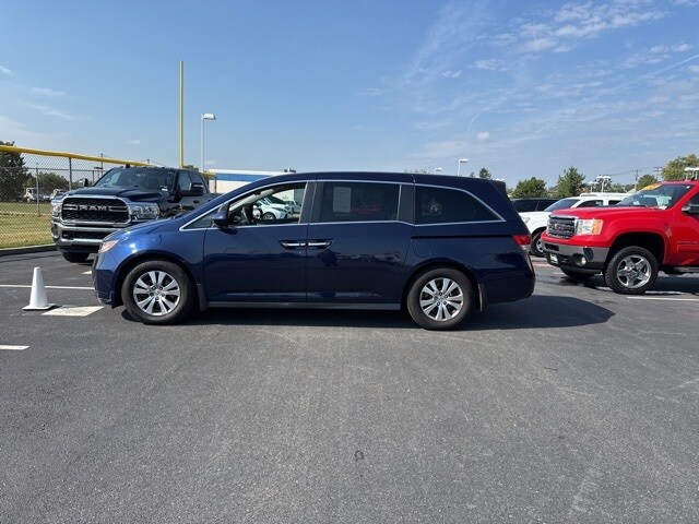 2016 Honda Odyssey EX photo 2