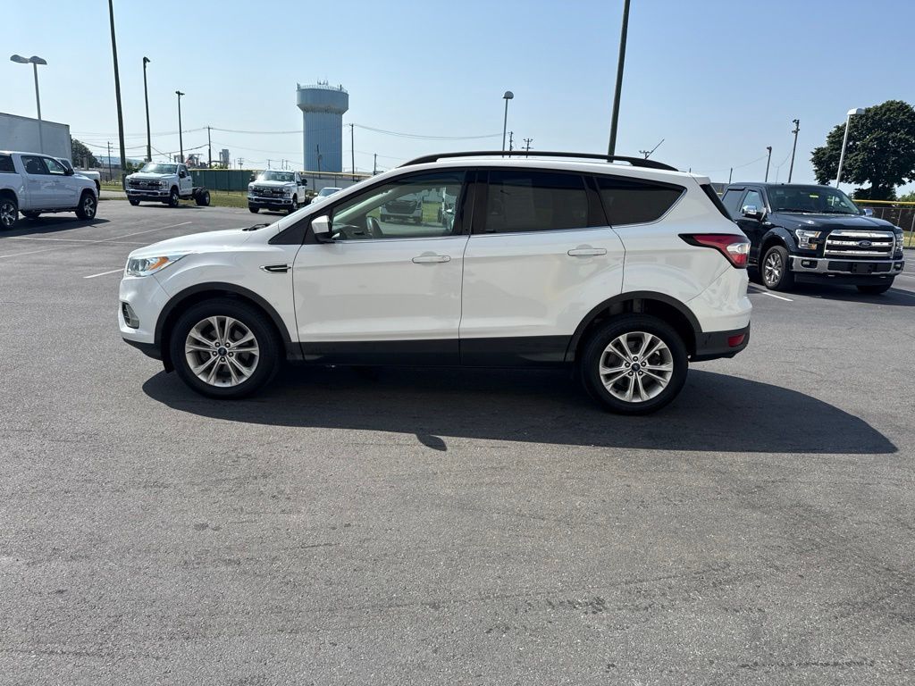 Used 2017 Ford Escape SE with VIN 1FMCU0GD2HUC06303 for sale in New Holland, PA