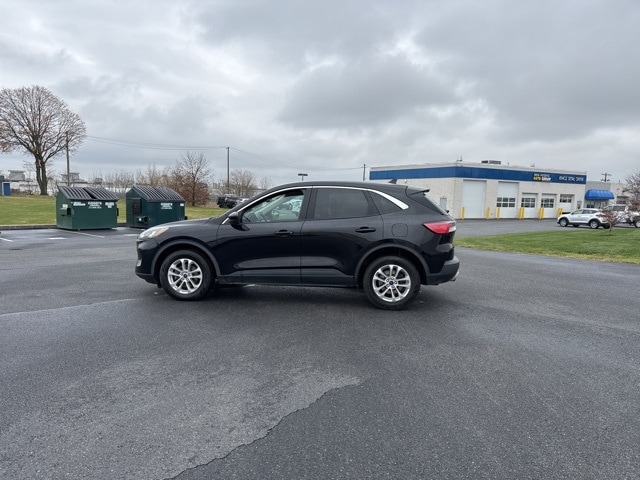 Used 2020 Ford Escape SE with VIN 1FMCU9G68LUA63887 for sale in New Holland, PA