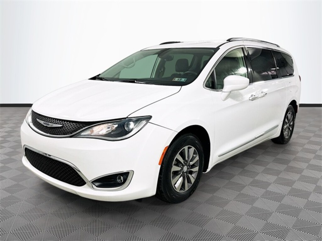 Used 2019 Chrysler Pacifica Touring L Plus Minivan/Van