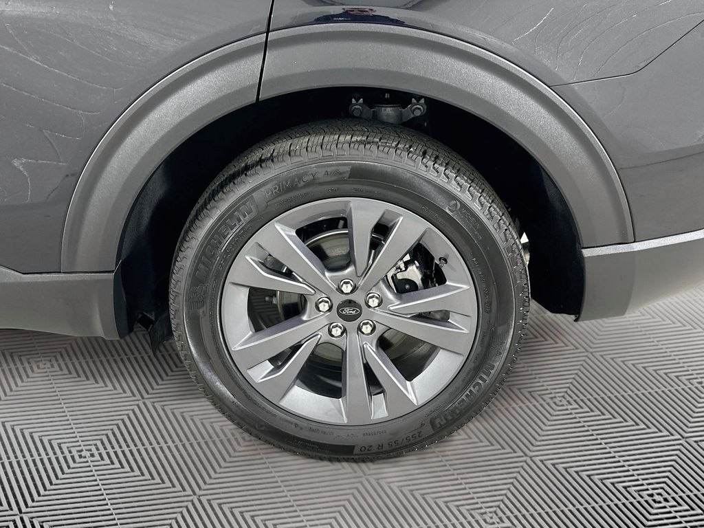 2024 Ford Explorer XLT - Photo 14