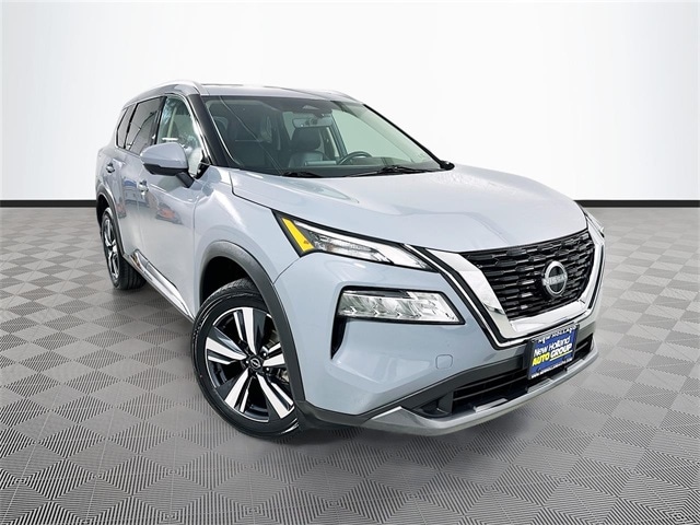 2023 Nissan Rogue SL's photo
